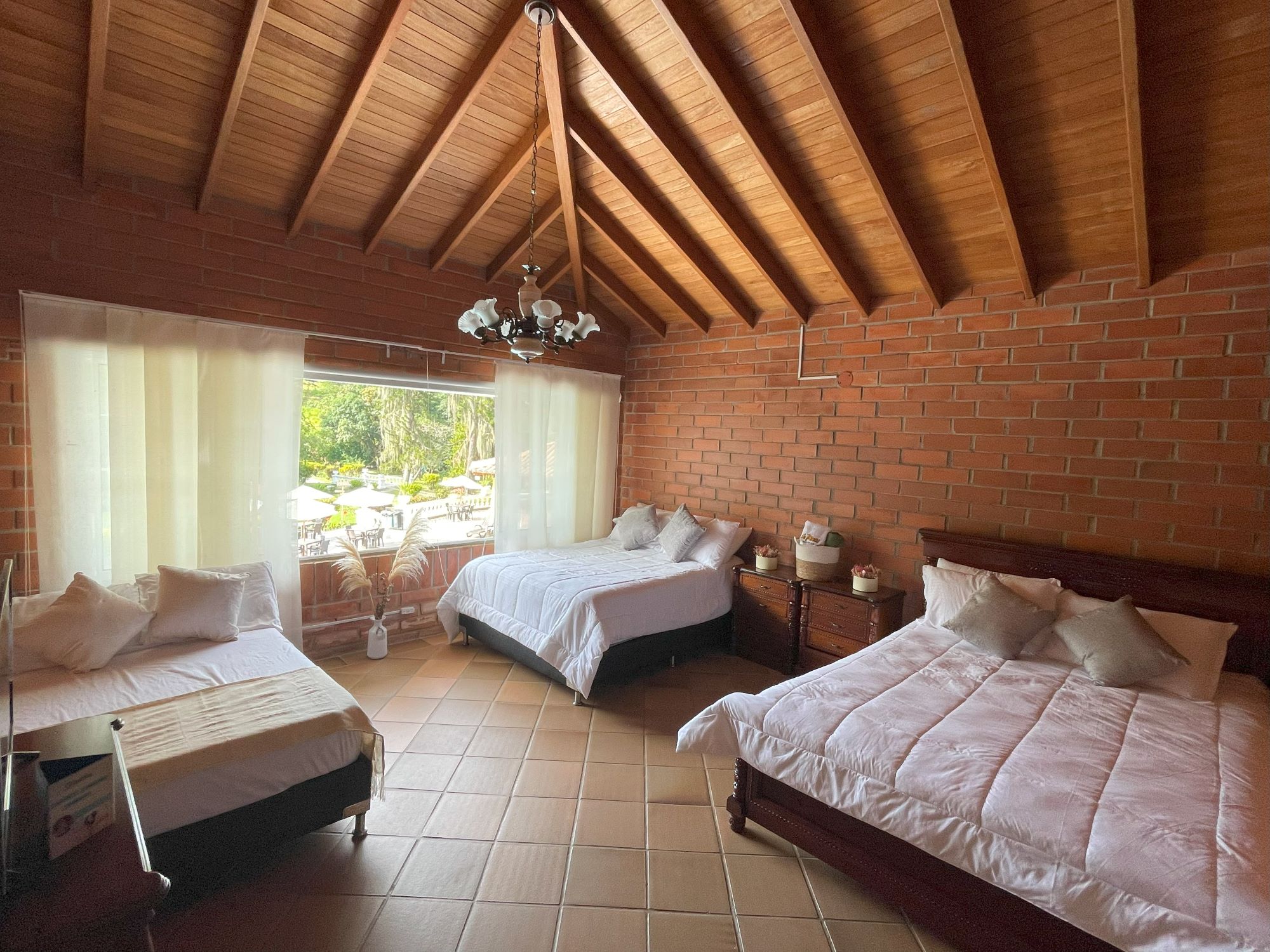 Habitaciones en Los Pinos Finca Hotel